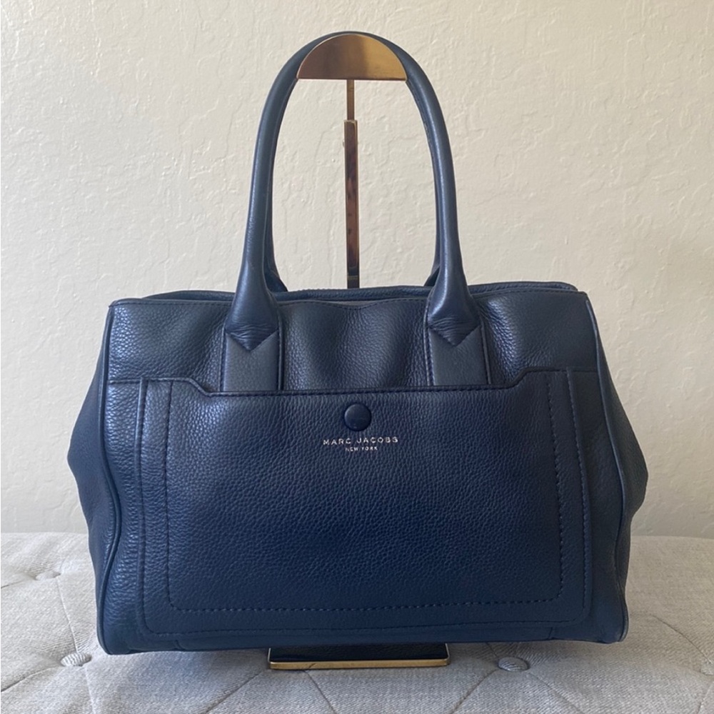 Navy Marc Jacobs, medium size hand bag 2-way (Crossbody/Tote)